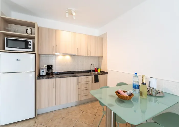 Isla De Lobos - Adults Only * Puerto del Carmen (Lanzarote)