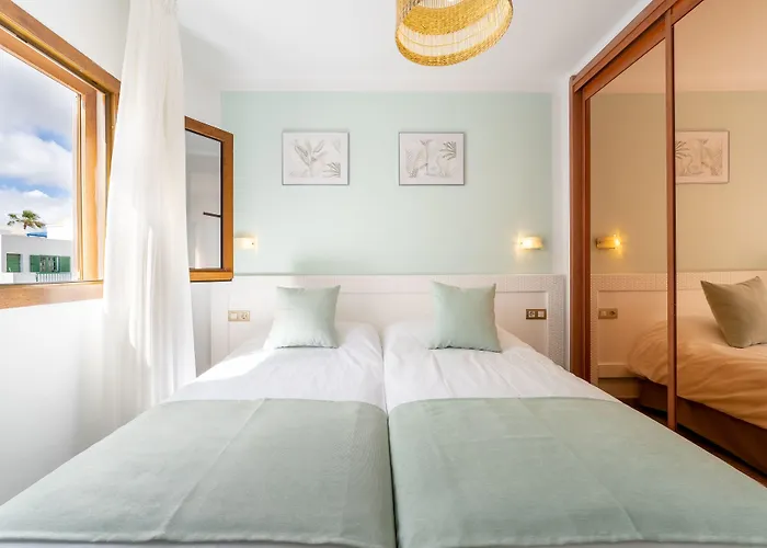 Isla De Lobos - Adults Only * Puerto del Carmen (Lanzarote)